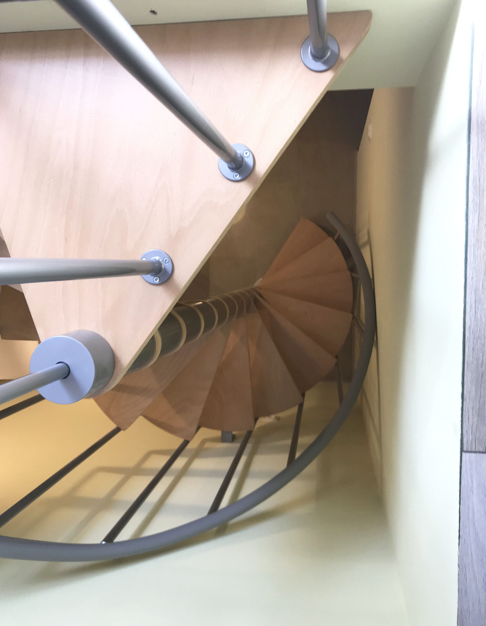 CALGARY Spiral Staircase Silver/Beech 120cm
